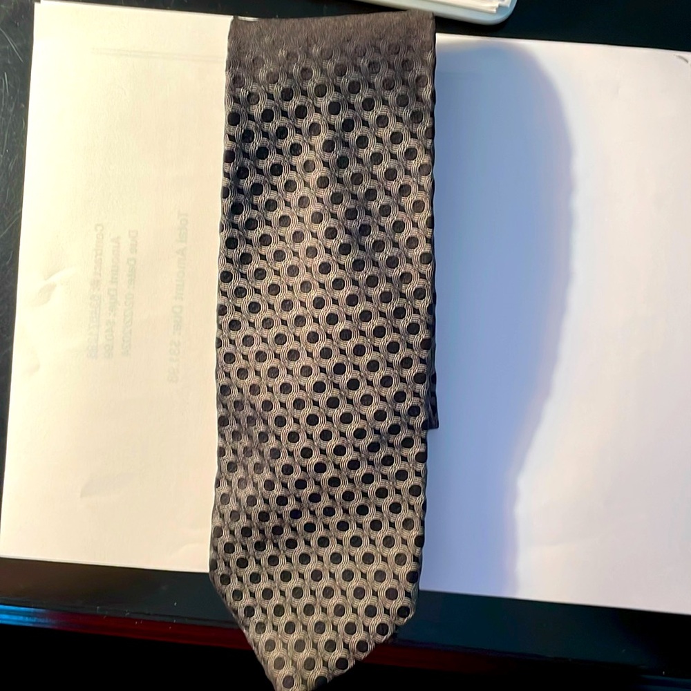 Gucci mens tie gently worn. Made in Italy 100% original